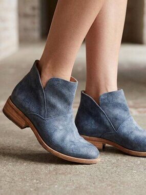 Kork-Ease Boots Ryder Ankle Booties Women's Size 6 Blue Suede Zipper